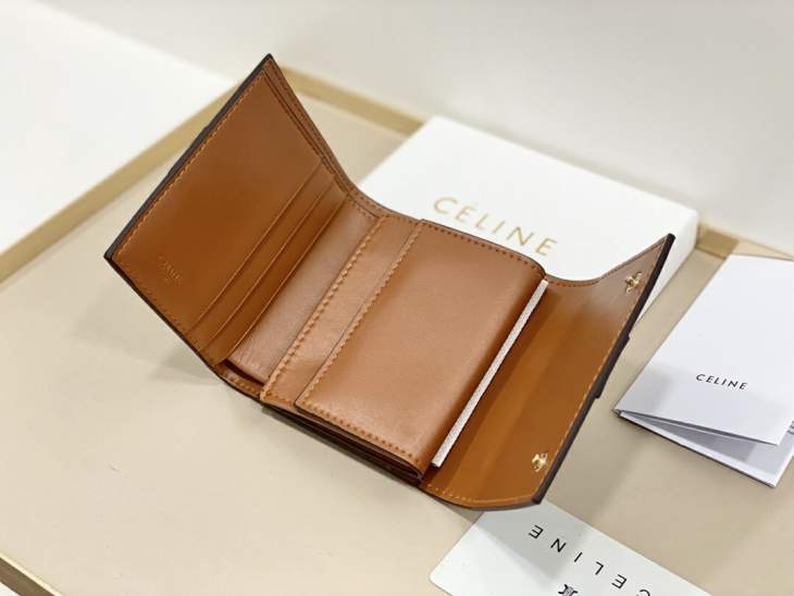 Picture of Celine Wallets _SKUfw225667834fw